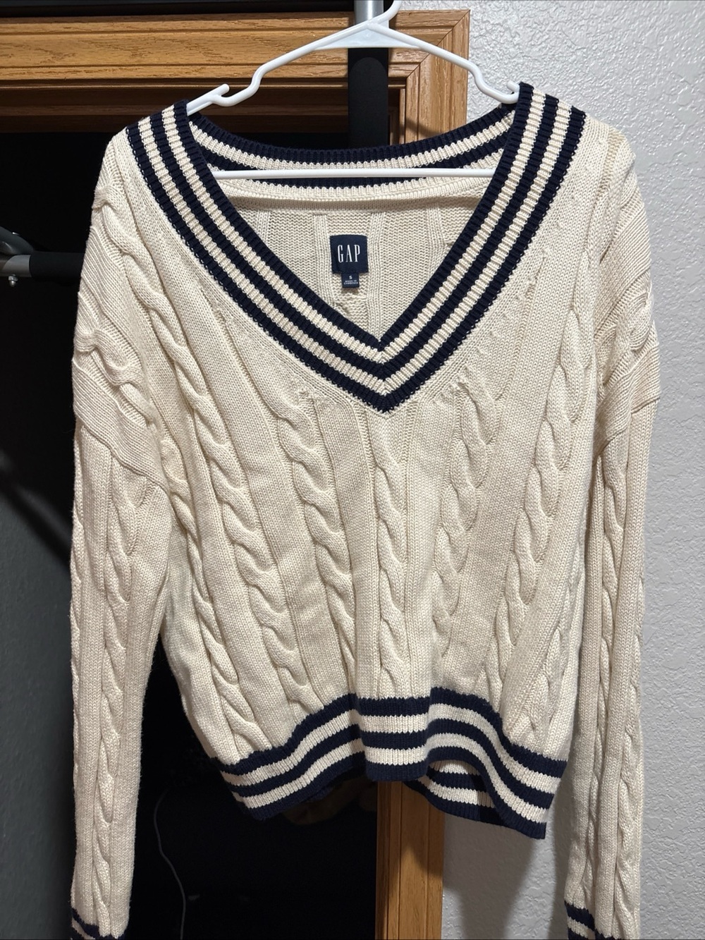 GAP Cream Cable-Knit V-Neck Sweater with Navy Stripe Detail